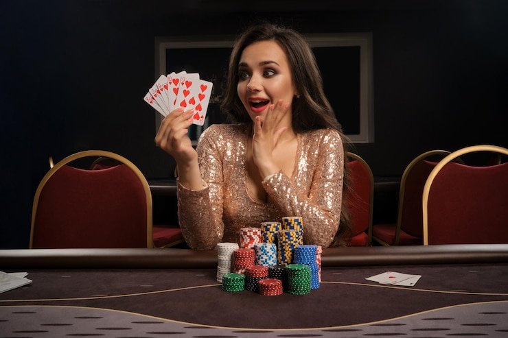 Live dealer calling Bingo numbers on video stream